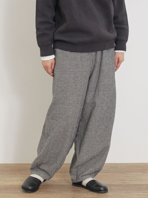 Samansa Mos2「【M/Lサイズ】ツイル裾ダーツパンツ」|その他|チャコールグレー