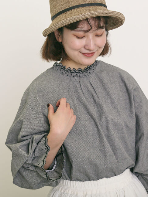 Samansa Mos2「襟レースシャーリング袖タックブラウス」|シャツ・ブラウス|チャコールグレー