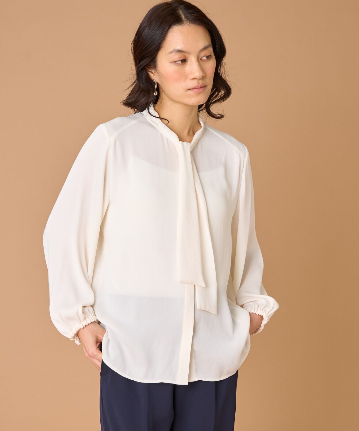 INED「ボウタイブラウス」|シャツ・ブラウス|オフホワイト1