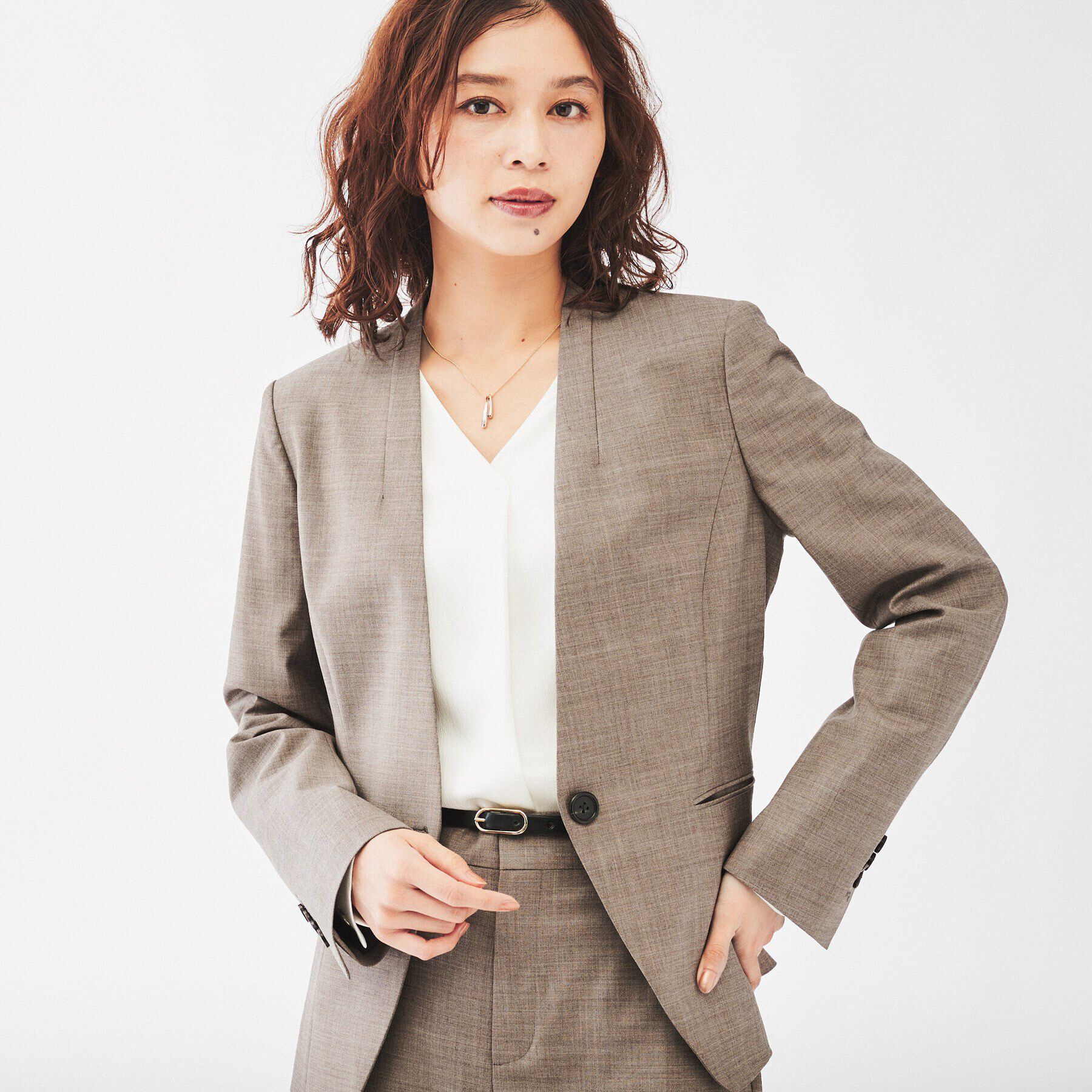 UNTITLED「【通勤スーツ/日本製】ウーステッド カラーレスジャケット」|ノーカラージャケット|モカブラウン(042