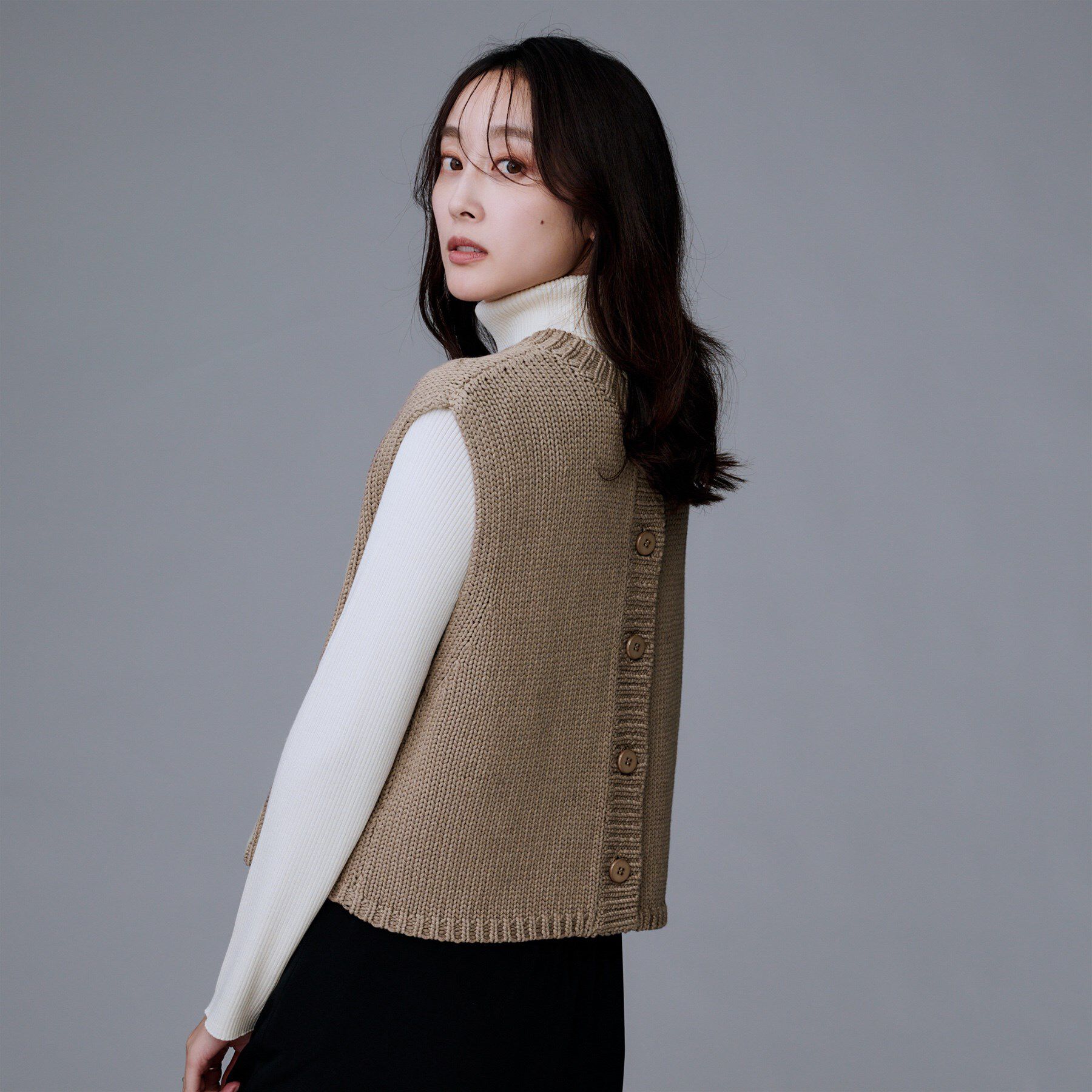 UNTITLED「【レイヤード/前ボタン】2WAYニットベスト」|ニット・セーター|