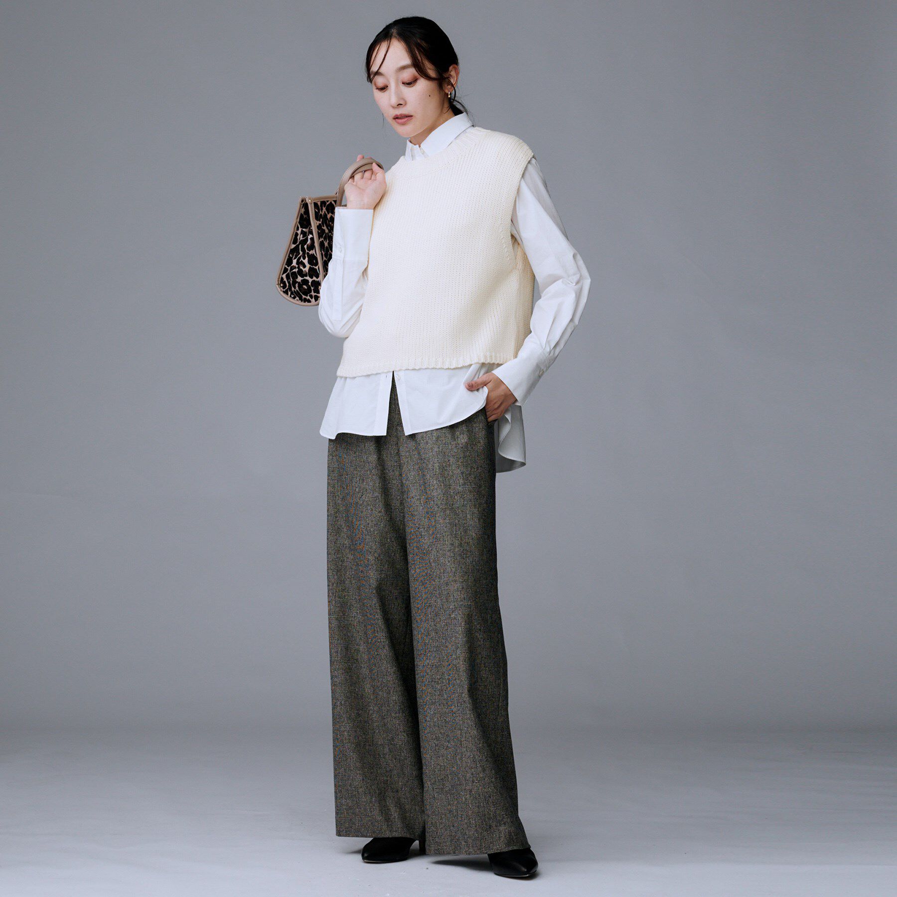 UNTITLED「【レイヤード/前ボタン】2WAYニットベスト」|ニット・セーター|