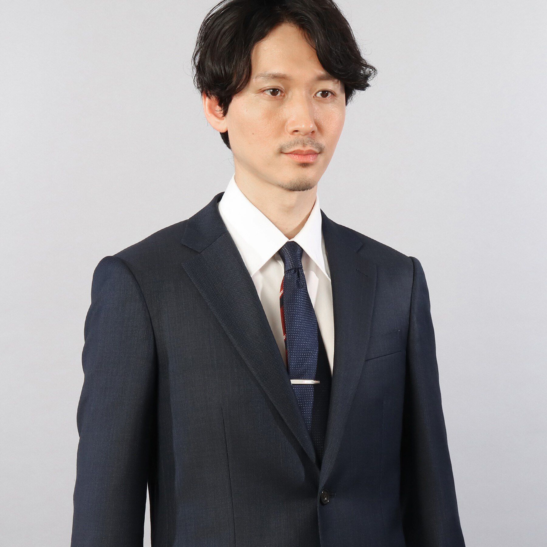 TAKEO KIKUCHI「白／黒蝶貝タイバー」|ネクタイピン・カフスボタン|