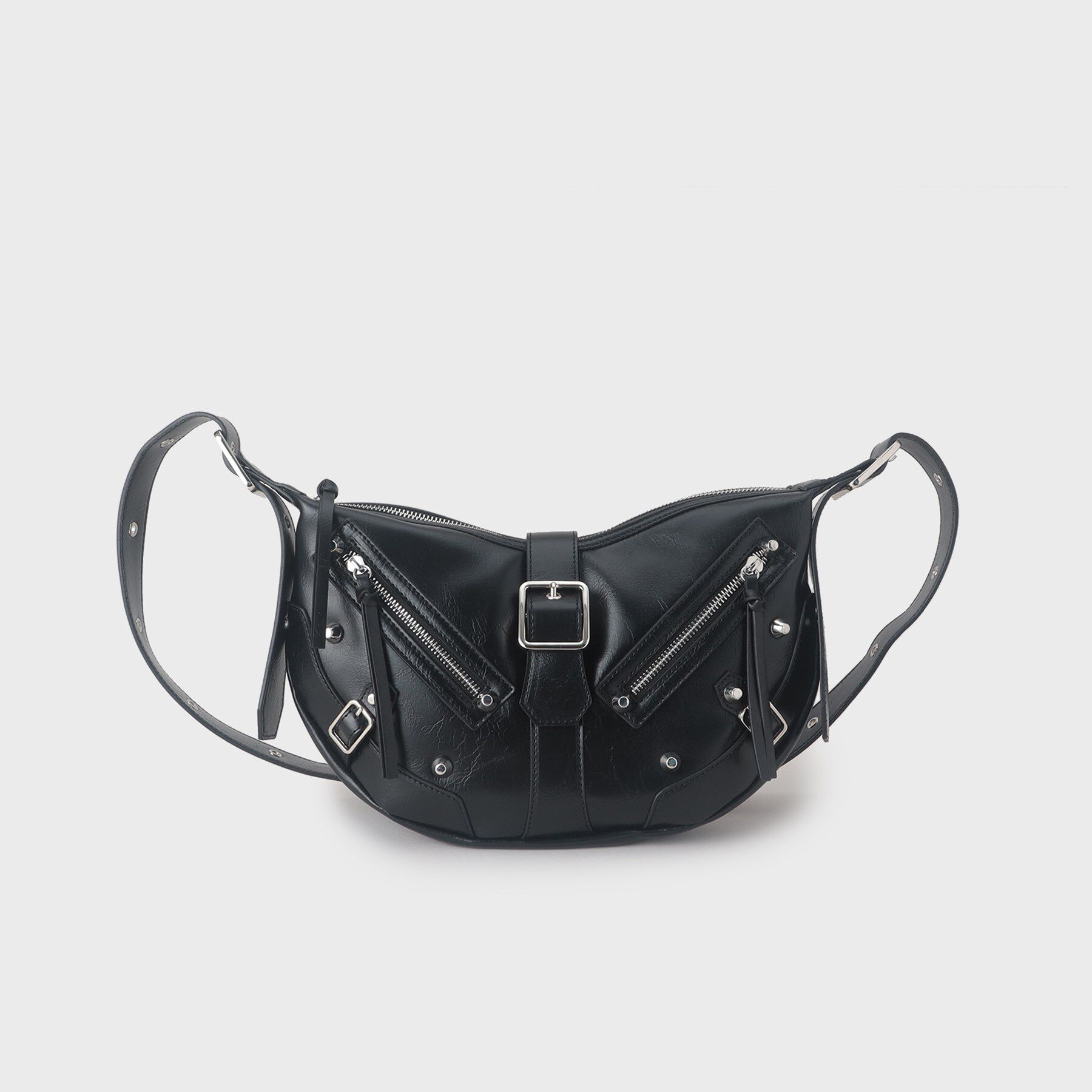 tk.TAKEO KIKUCHI「【FANCYシリーズ】スタッズクレセントショルダーバッグ」|ショルダー・メッセンジャー|