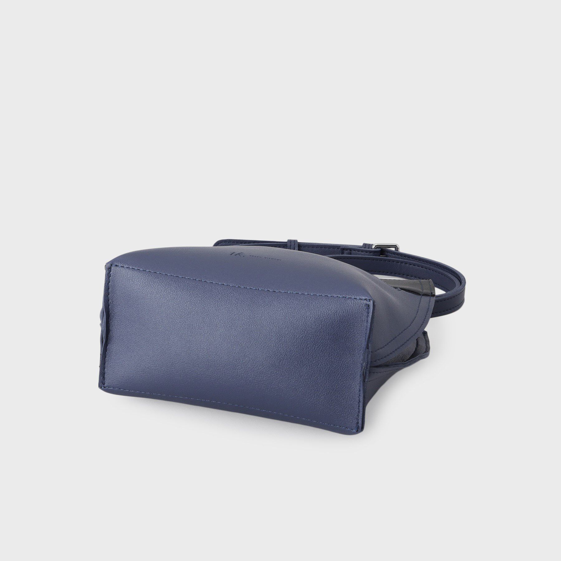 tk.TAKEO KIKUCHI「ラウンドミニショルダー」|ショルダー・メッセンジャー|