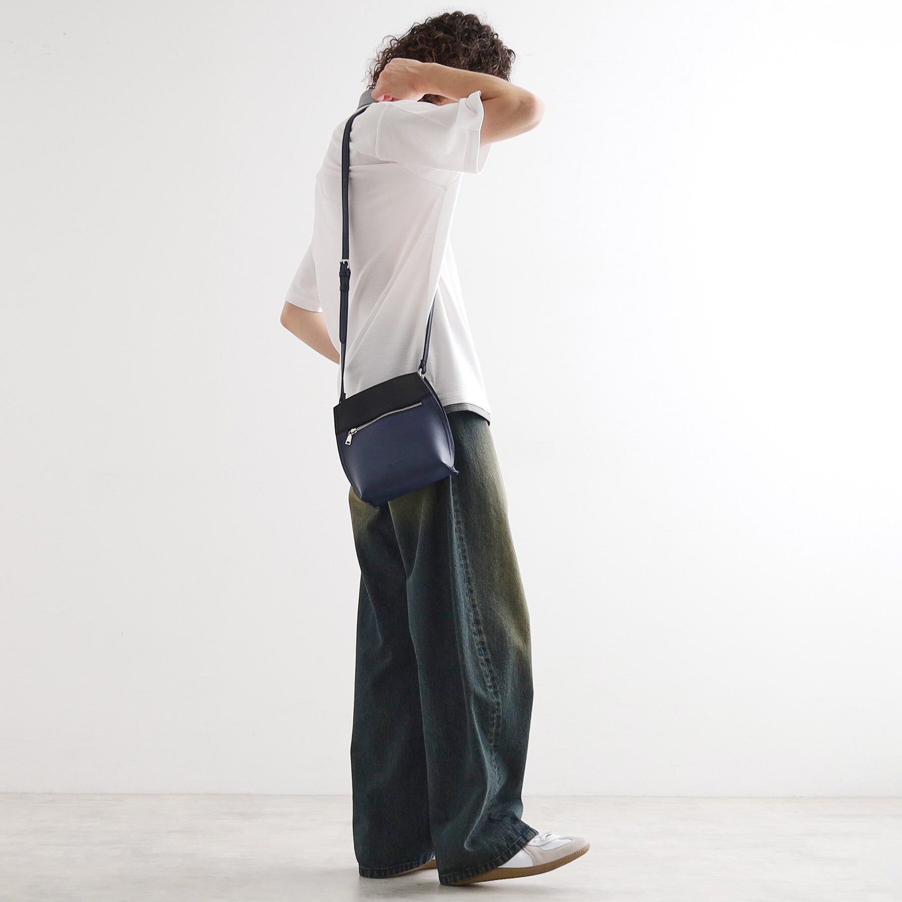 tk.TAKEO KIKUCHI「ラウンドミニショルダー」|ショルダー・メッセンジャー|