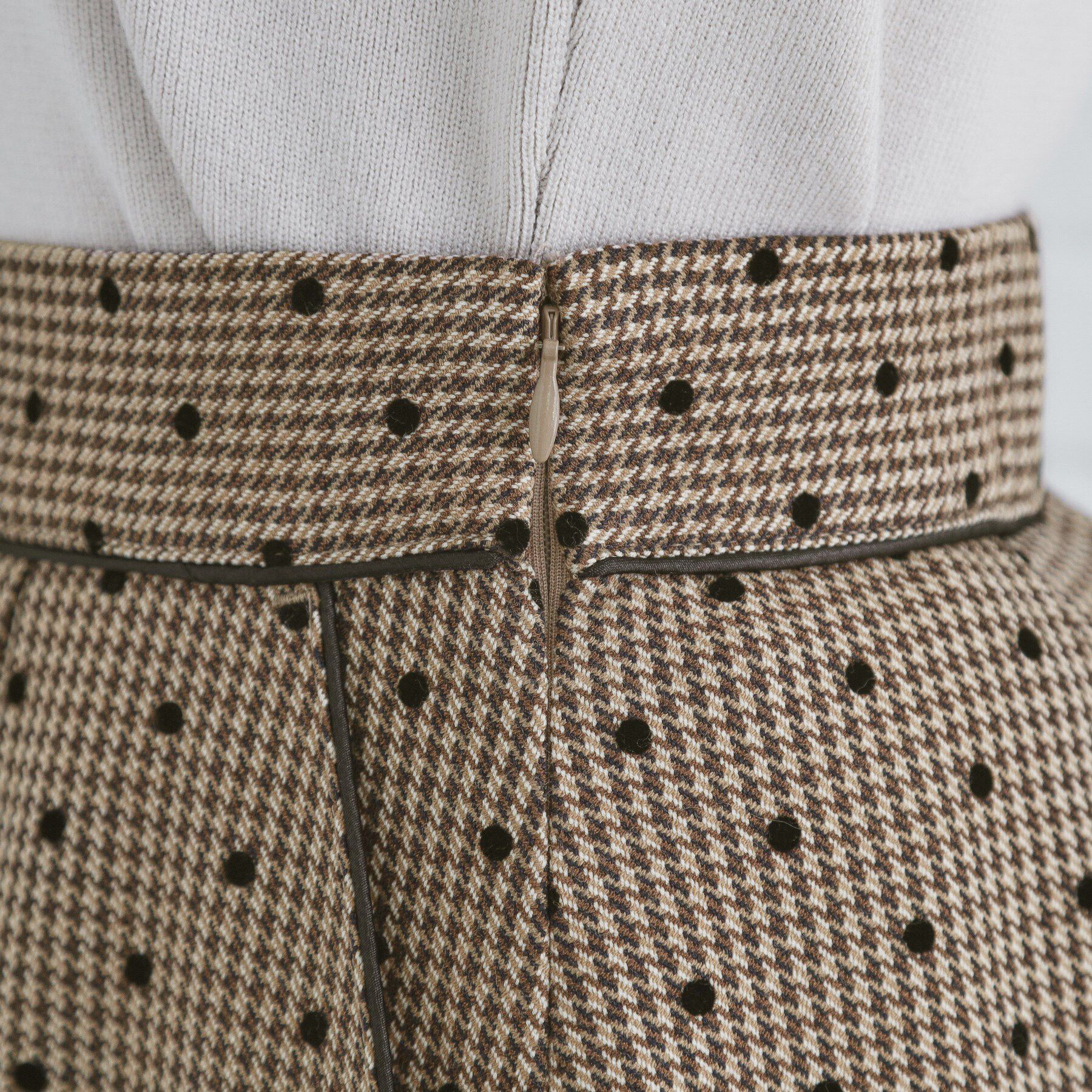 index「千鳥フロッキードットタイトスカート【洗濯機洗い可】」|スカート|