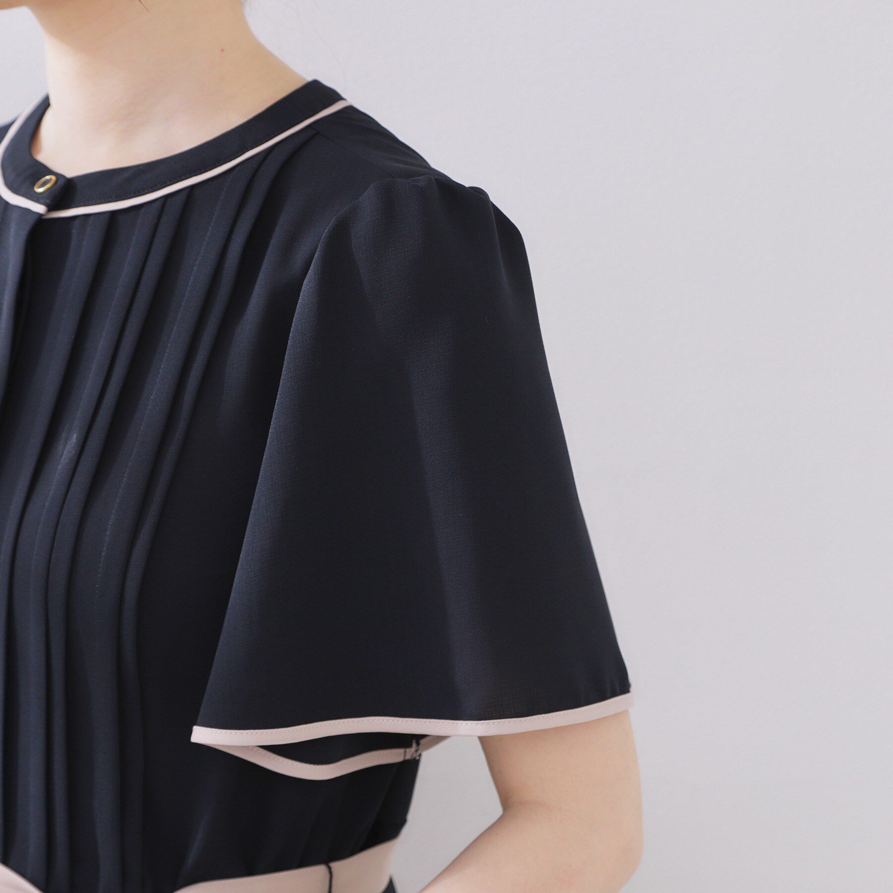 Couture broach「【配色・きれいめ・通勤】タックプリーツ配色ワンピース」|ワンピース|