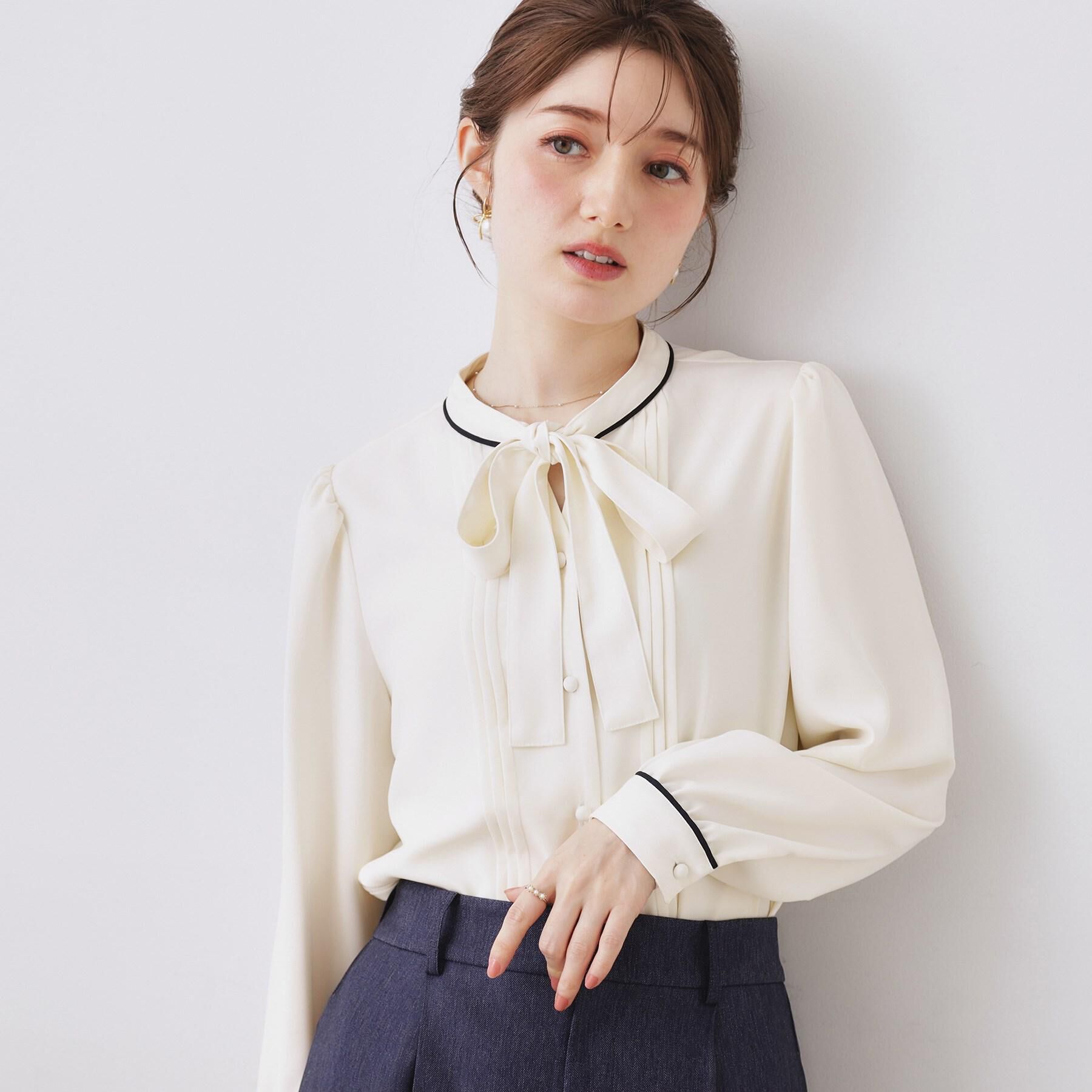 Couture broach「【ハレの日・通勤】配色タックタイブラウス」|シャツ・ブラウス|アイボリー(504)