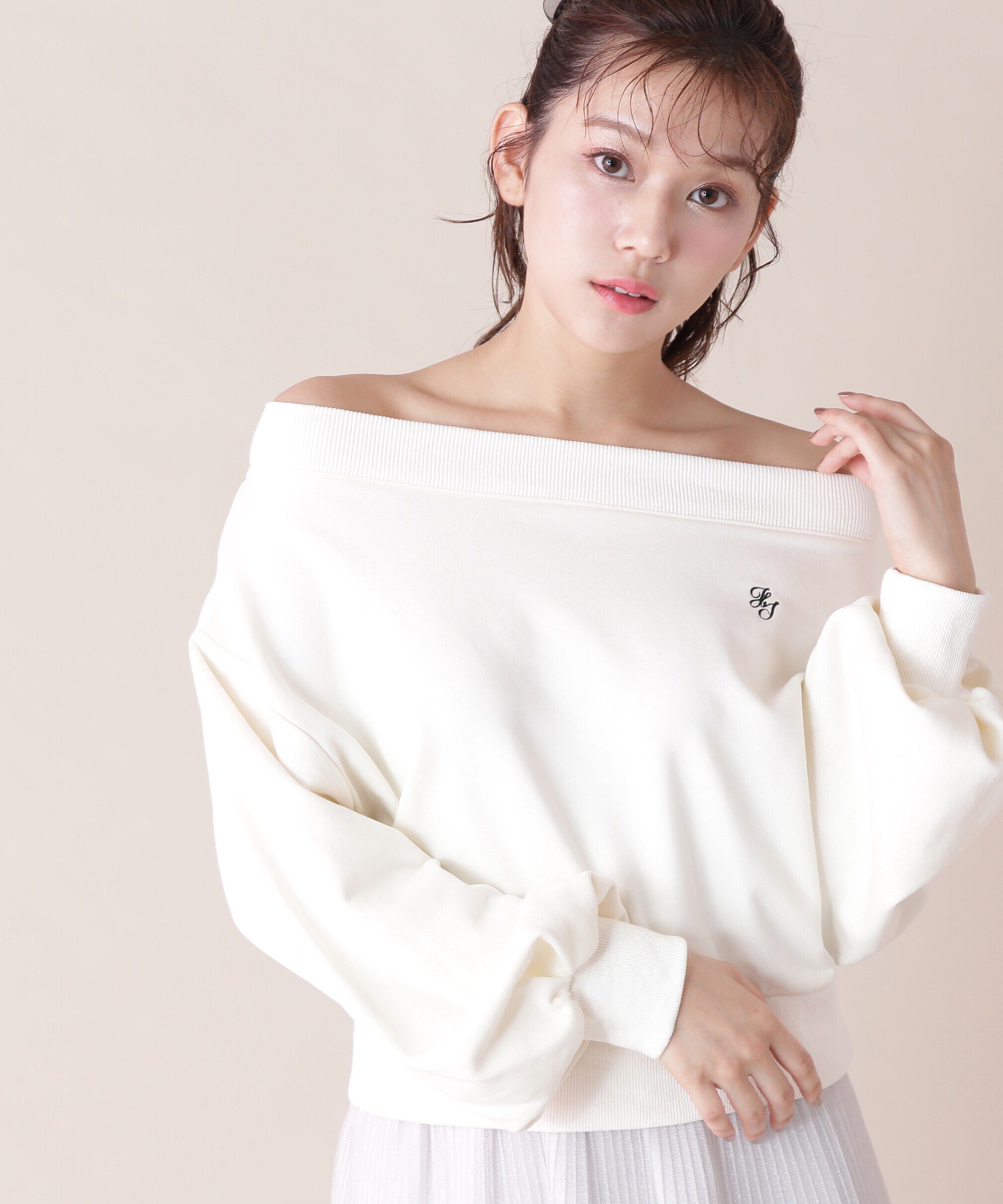  「オフショルカットソートップス」|Tシャツ・カットソー|