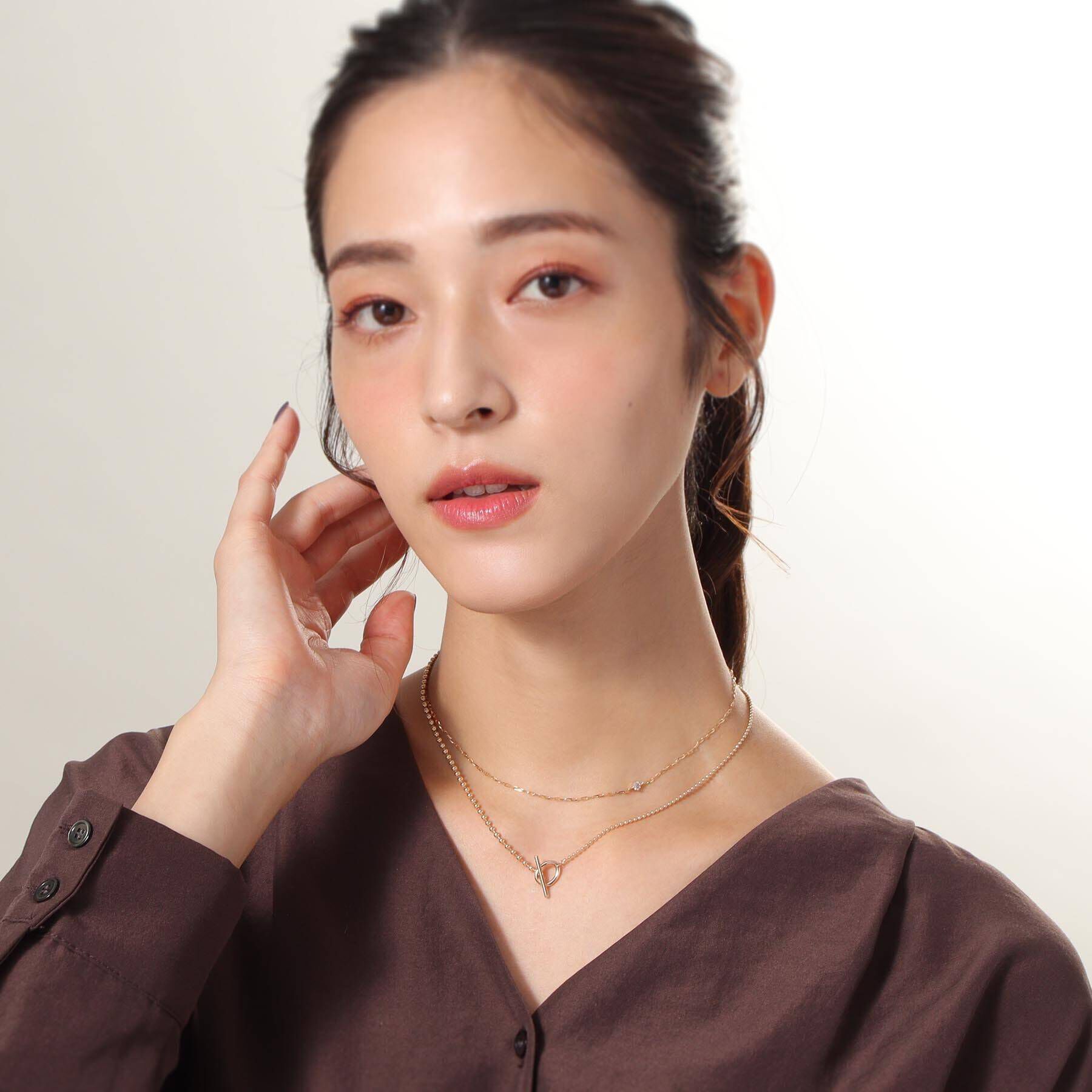 COCOSHNIK「K10ホワイトトパーズスクエアカット アシンメトリーネックレス」|ネックレス|