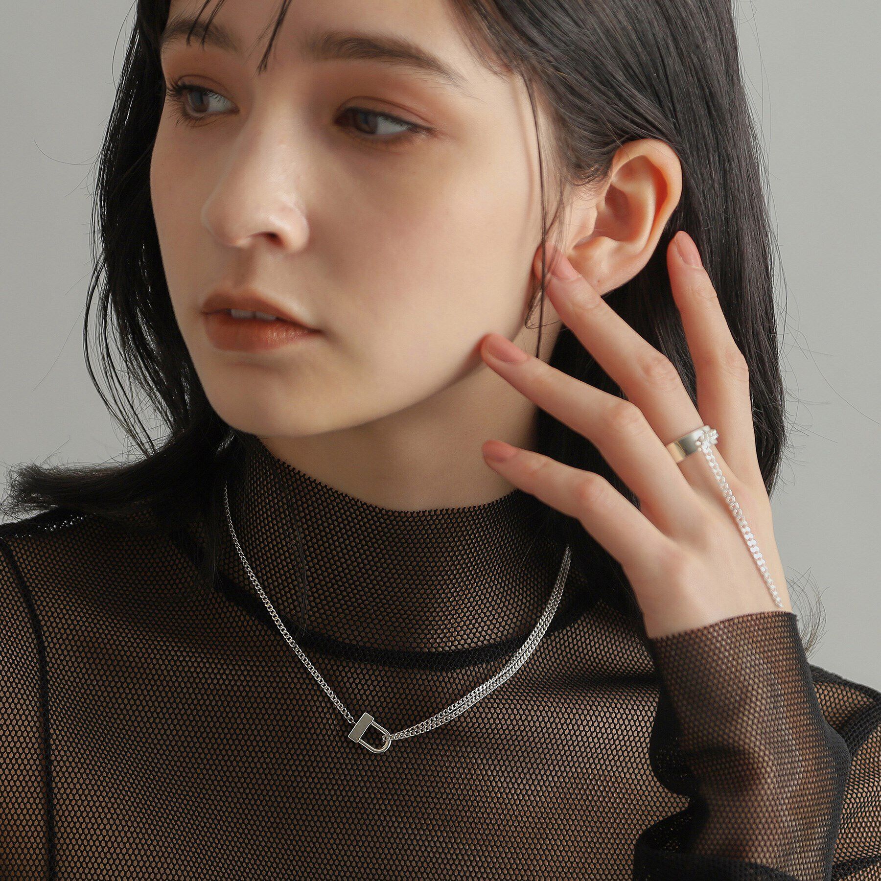 COCOSHNIK ONKITSCH「シルバー ロックモチーフ ドレープネックレス」|ネックレス|