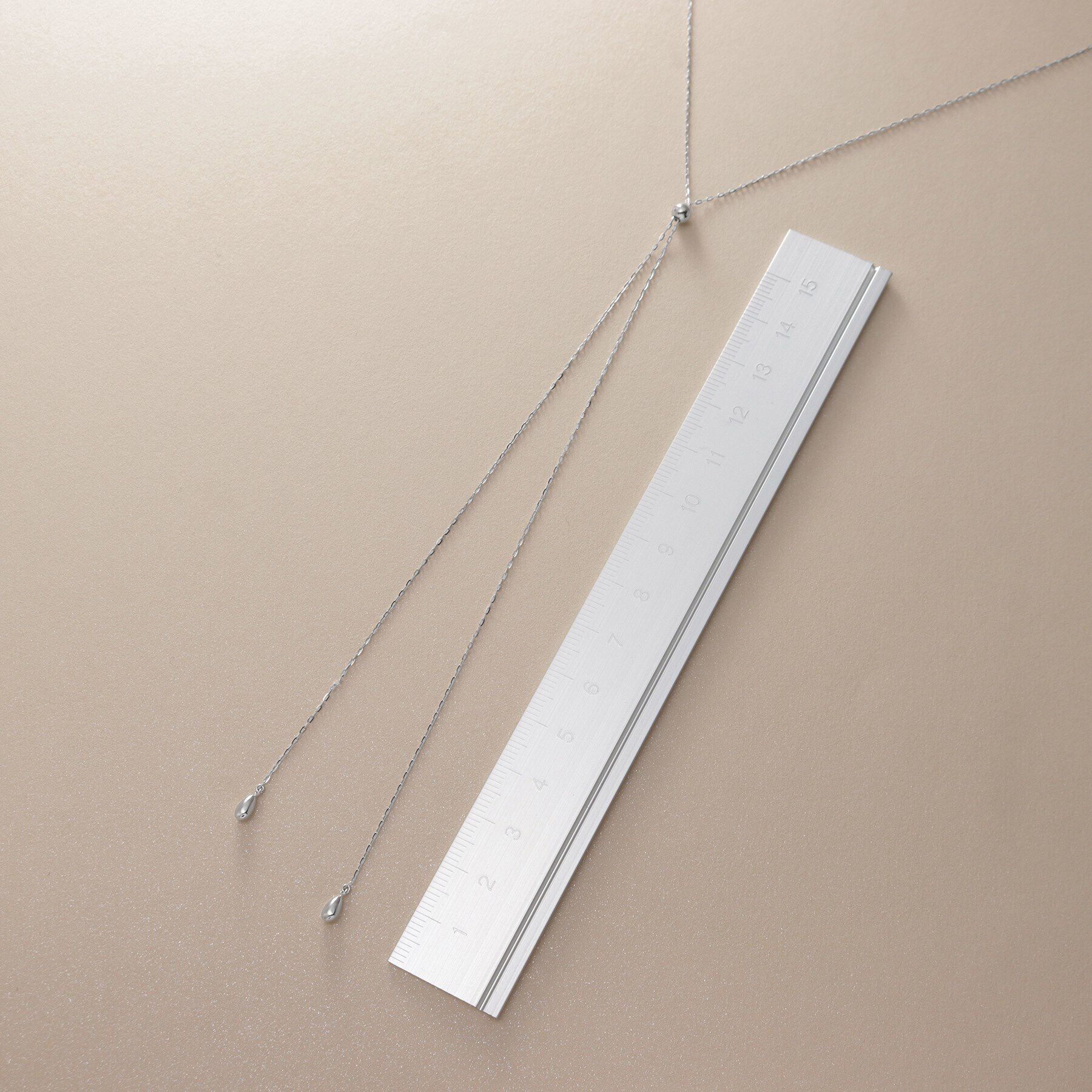 COCOSHNIK「プラチナ 中空ペアシェイプラリエット ネックレス」|ネックレス|