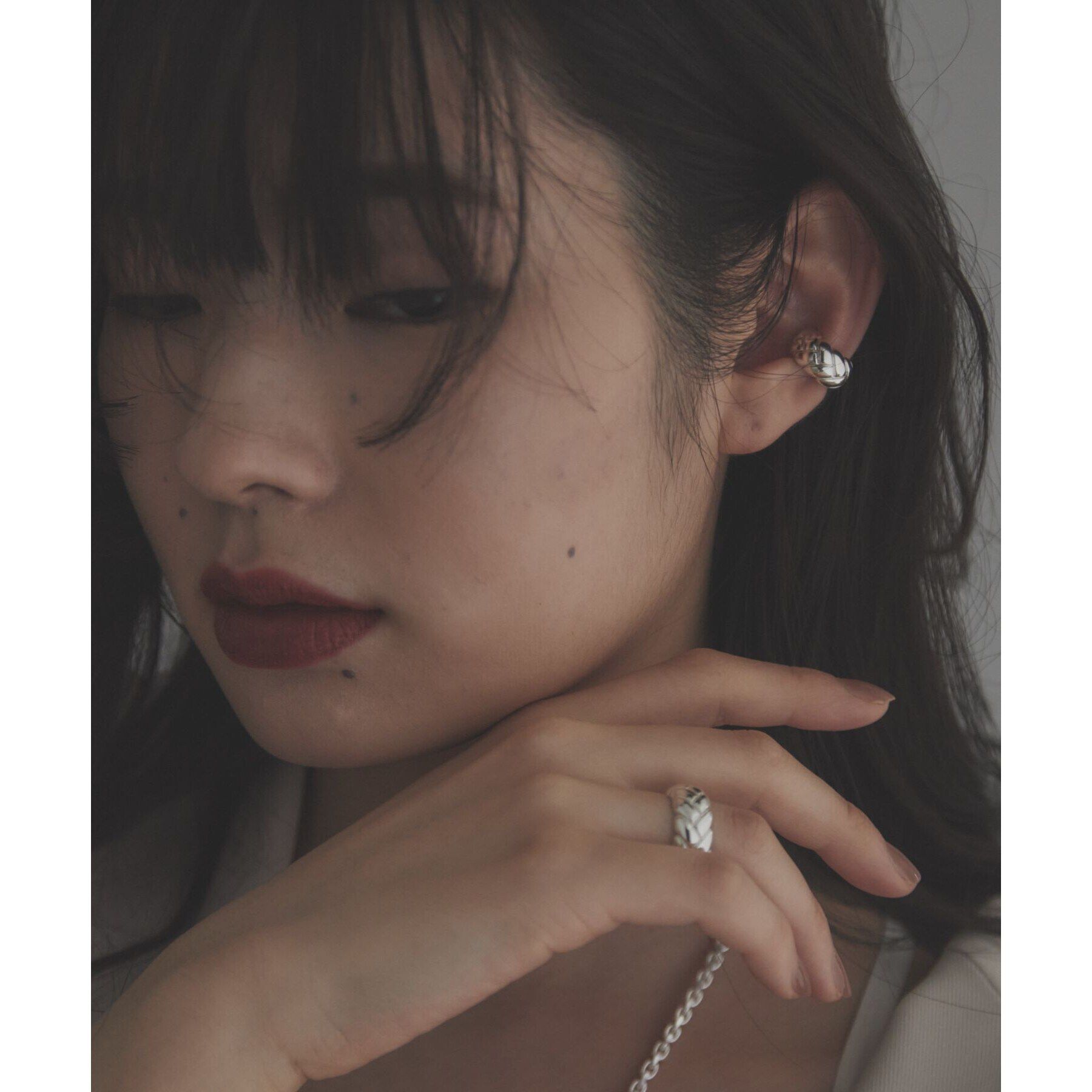 COCOSHNIK ONKITSCH「シルバー ブリックモチーフ イヤーカフ」|イヤリング|