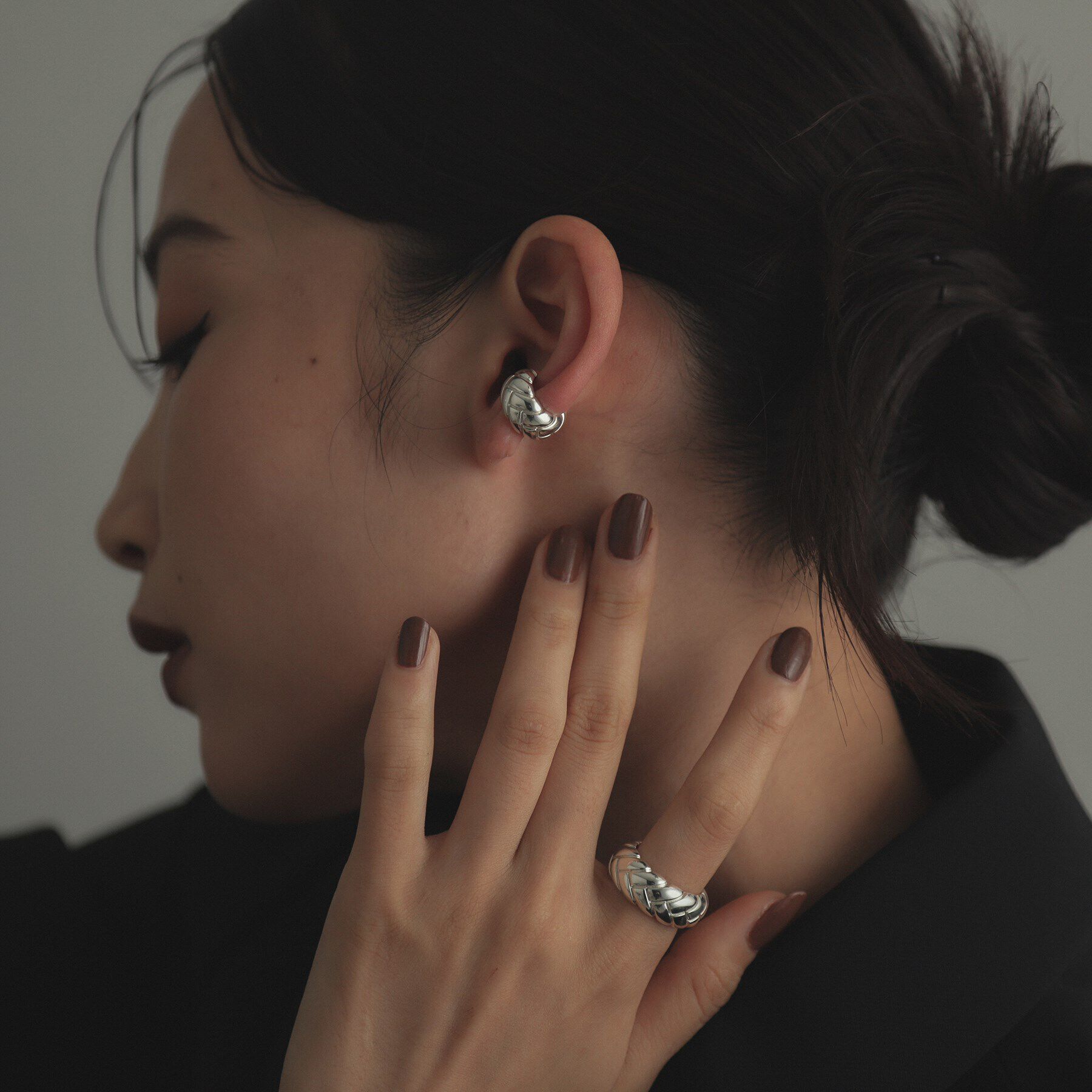 COCOSHNIK ONKITSCH「シルバー ブリックモチーフ イヤーカフ」|イヤリング|