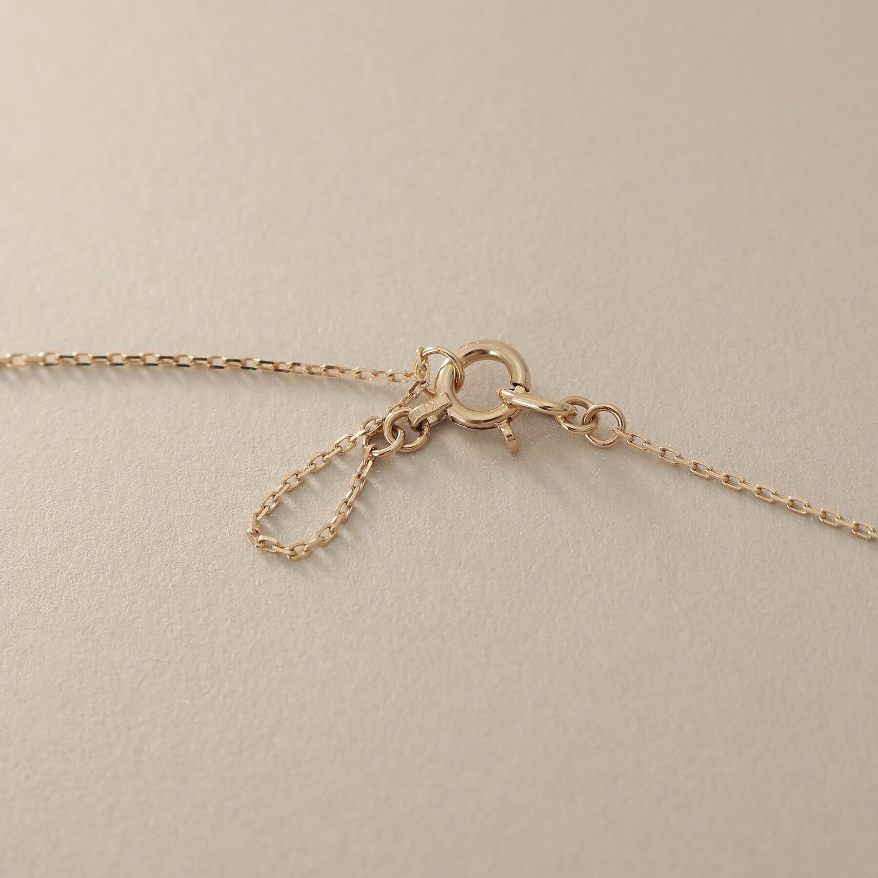 COCOSHNIK「K10【サステナブル】モアサナイトランダムパヴェラウンド ネックレス」|ネックレス|