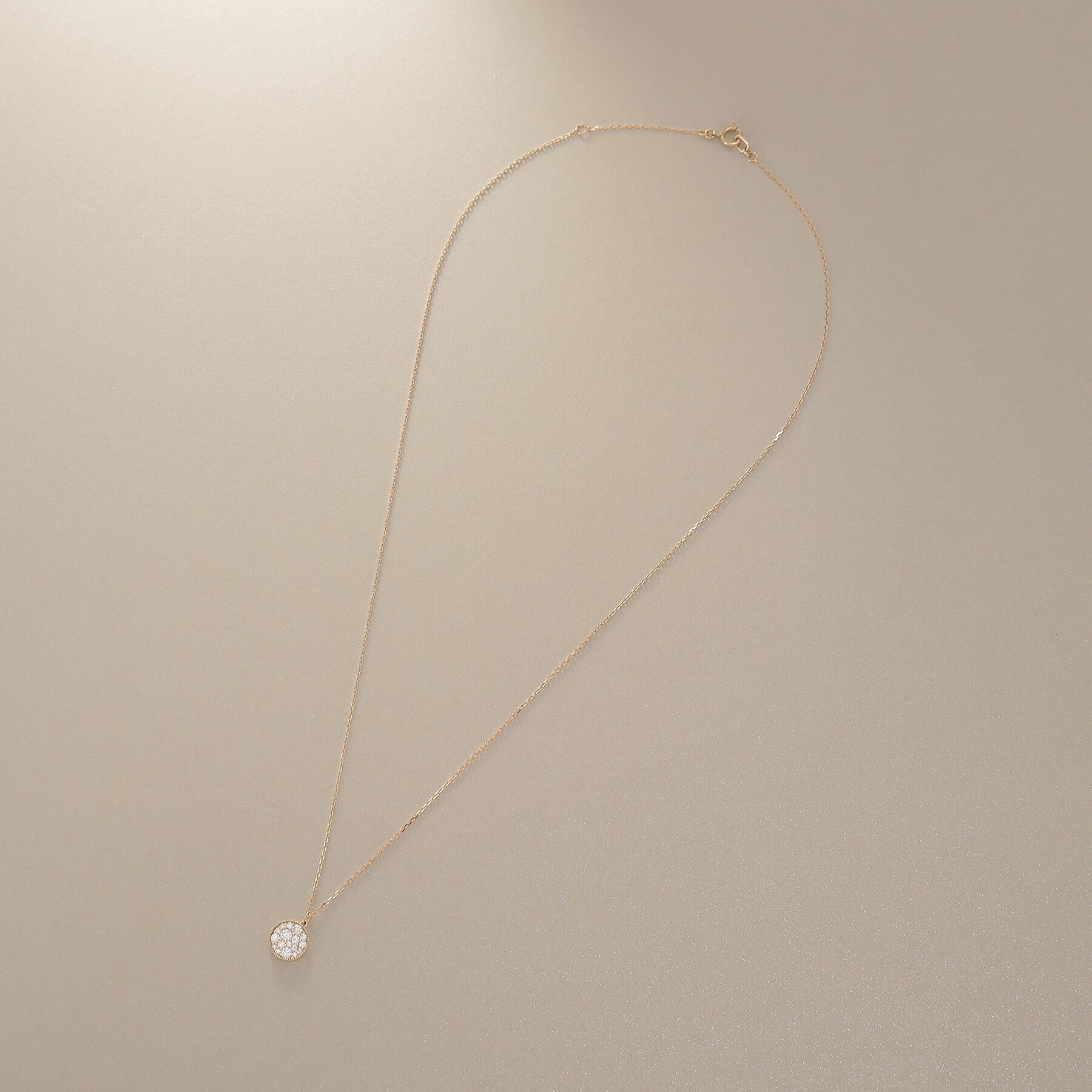 COCOSHNIK「K10【サステナブル】モアサナイトランダムパヴェラウンド ネックレス」|ネックレス|