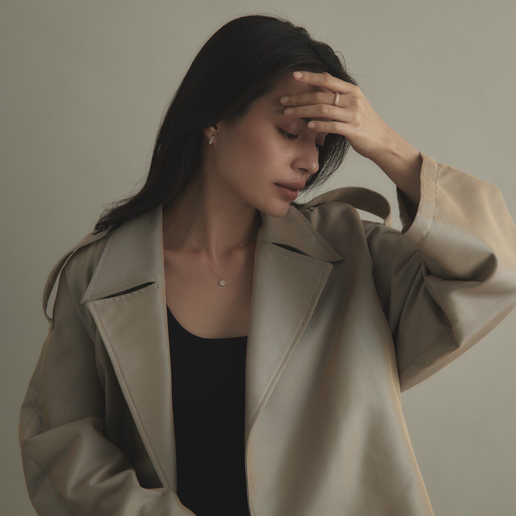 COCOSHNIK「K10【サステナブル】モアサナイトランダムパヴェラウンド ネックレス」|ネックレス|