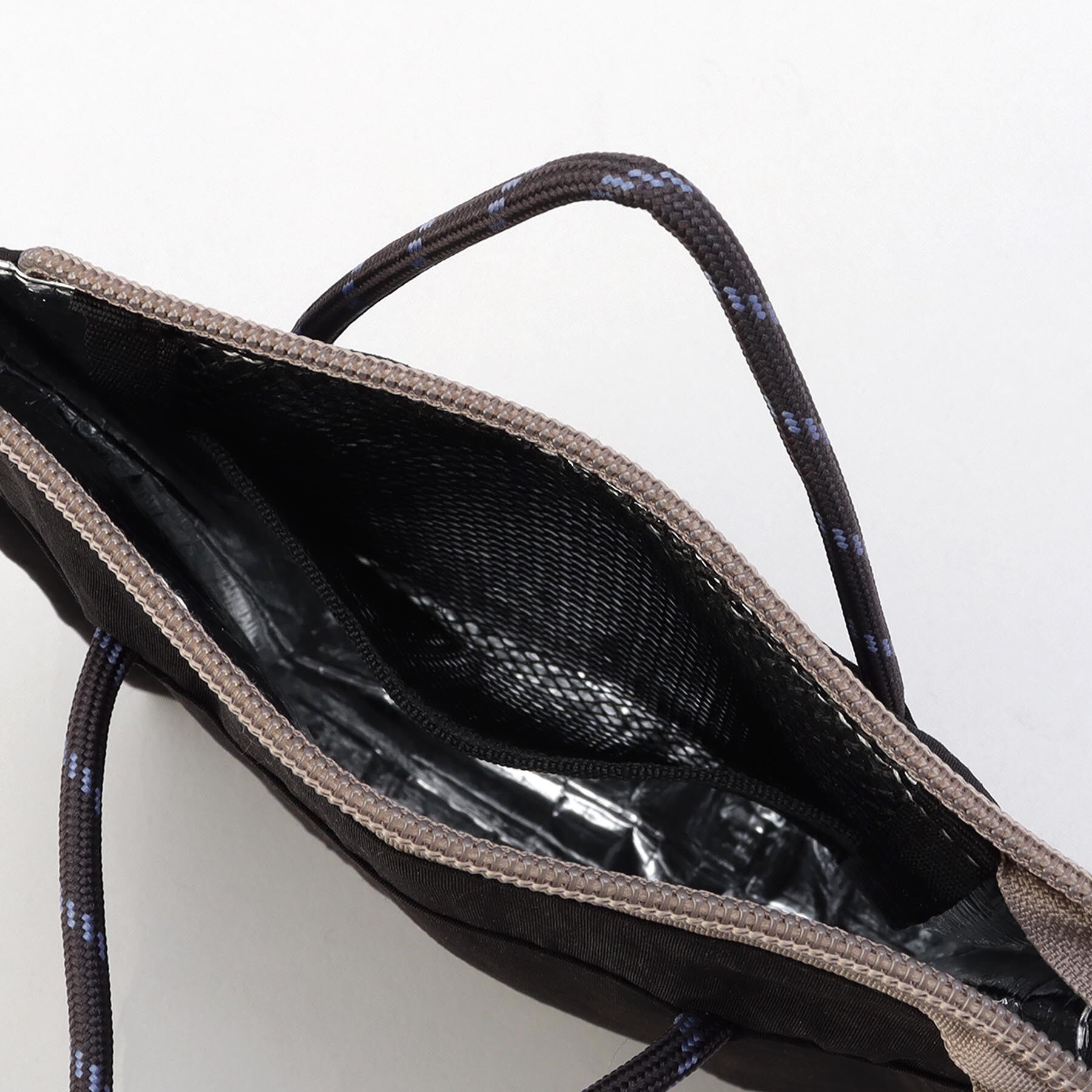 212 KITCHEN STORE「ロープ付きスクエア保冷バッグ BK」|食器・キッチングッズ|