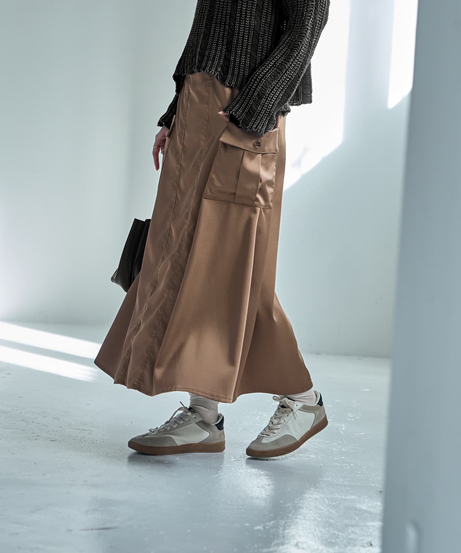 STYLE DELI「サイドポケットサテンロングスカート」|スカート|キャメルベージュ