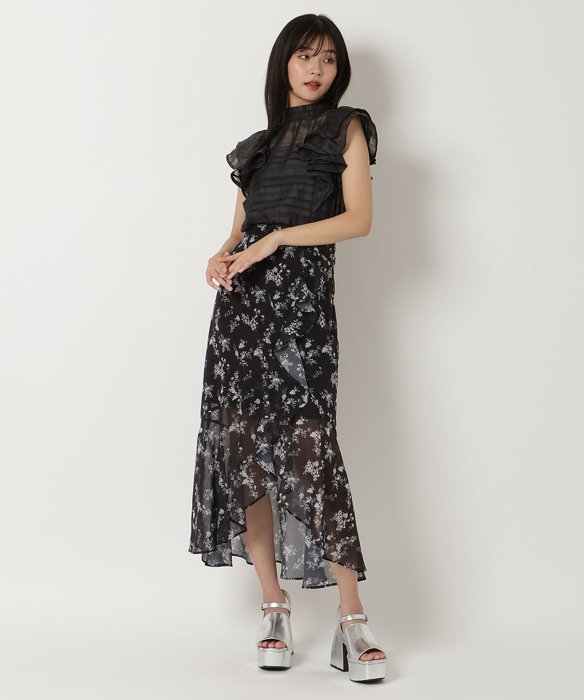 REDYAZEL「フラワープリントフリルスカート」|フレア|ブラック