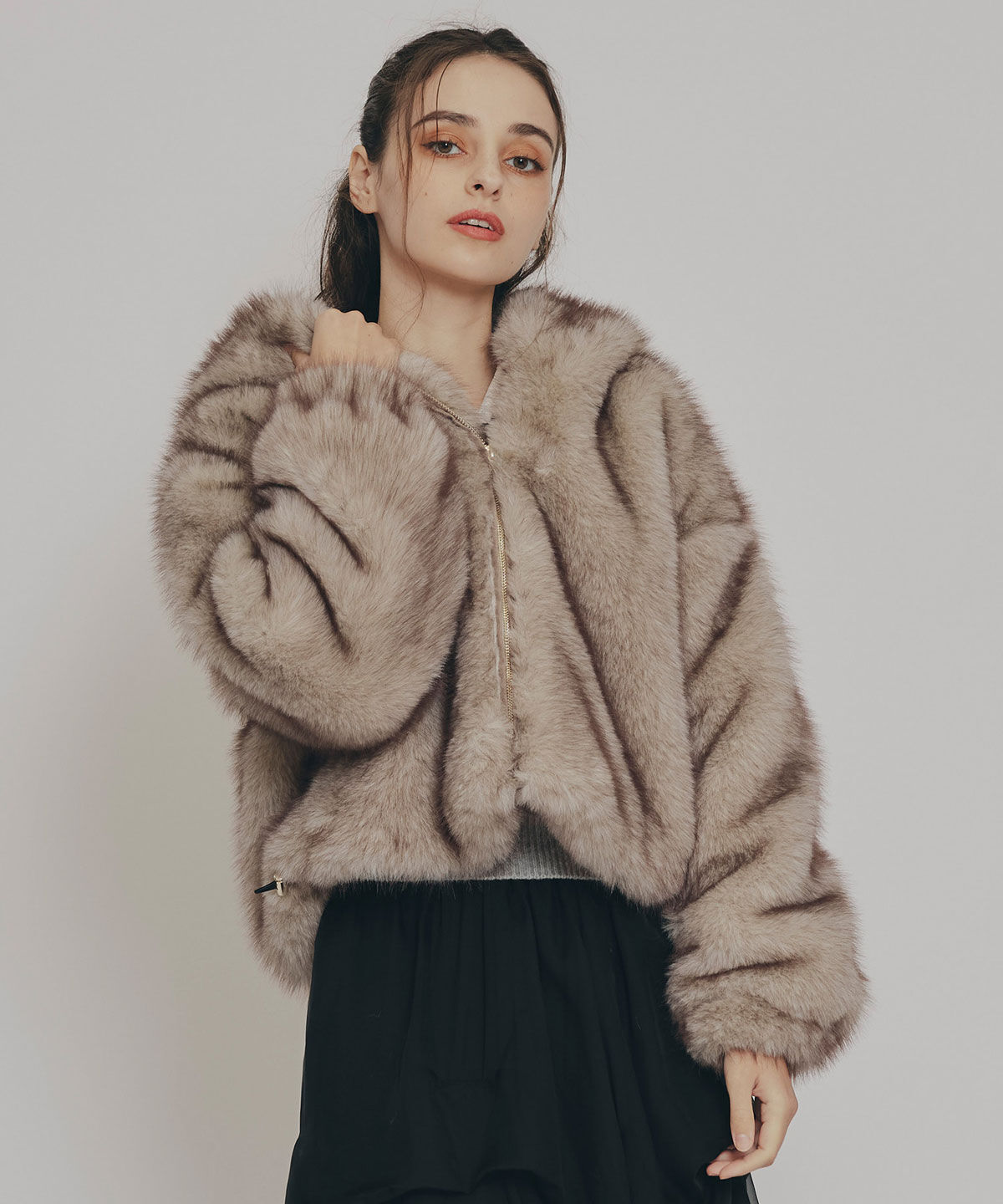 フォックスファーライクフーディショートジャケット（REDYAZEL