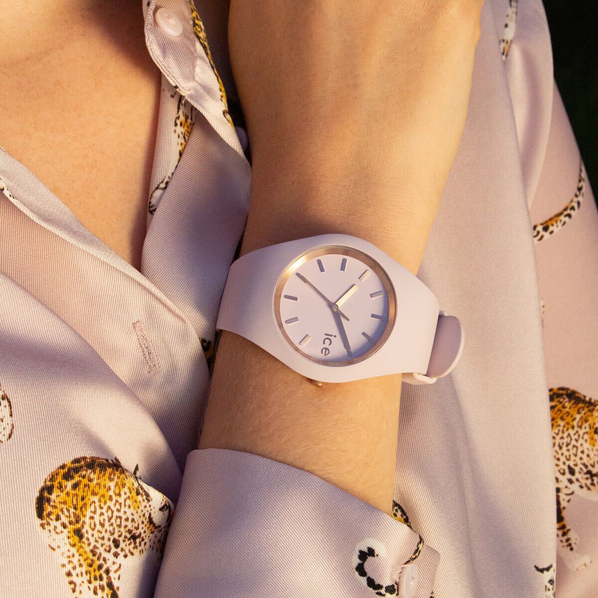 ICE-WATCH「〈ICE-WATCH(ｱｲｽｳｫｯﾁ)〉ｽﾓｰﾙｼﾘｺﾝ ﾗﾍﾞﾝﾀﾞｰ ICE glam brushed 」|腕時計|