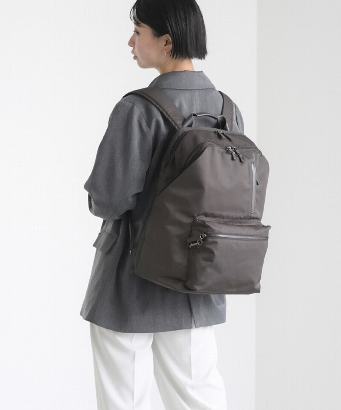 W&.Day/Night「W&.Day/Night ポッケス2 リュックプラス B4サイズ 15.6インチPC収納 15278」|リュック|グレー