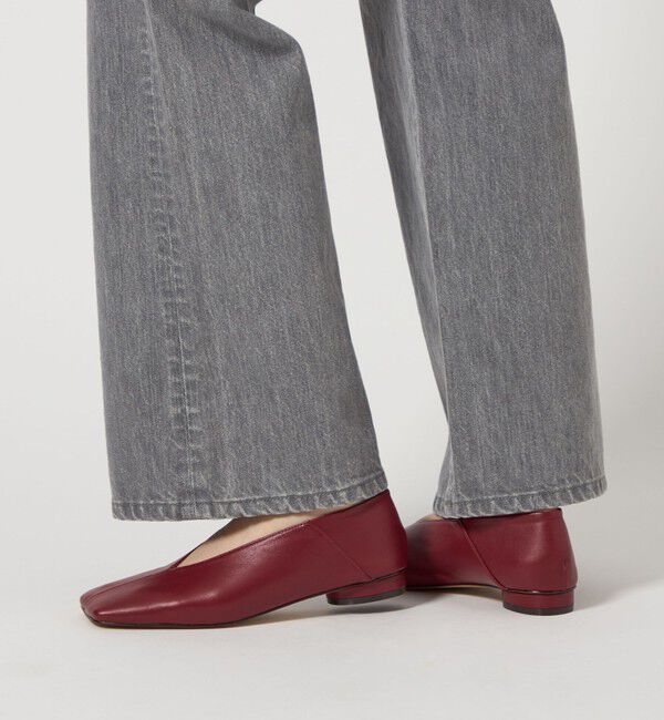 ODETTE E ODILE「オブリークスクエアトゥフラット15&darr;&uarr;」|パンプス|