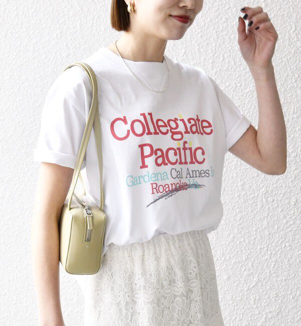 SHIPS any「【SHIPS any別注】Collegiate Pacific:〈洗濯機可能〉V ガゼット プリント & 刺繍 Tシャツ 25SS」|Tシャツ・カットソー|