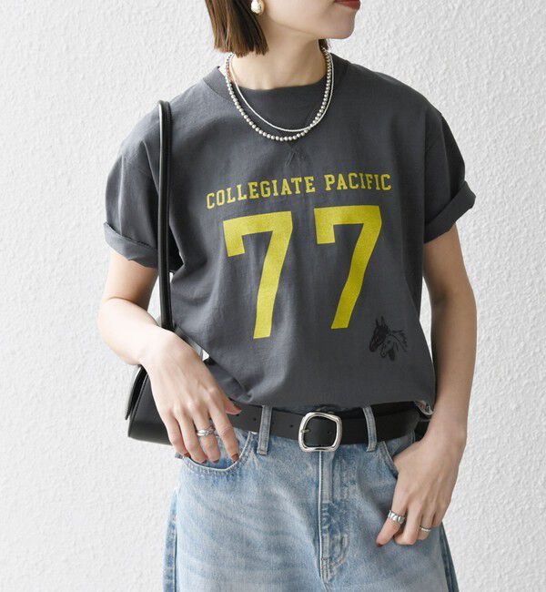 SHIPS any「【SHIPS any別注】Collegiate Pacific:〈洗濯機可能〉V ガゼット プリント & 刺繍 Tシャツ 25SS」|Tシャツ・カットソー|