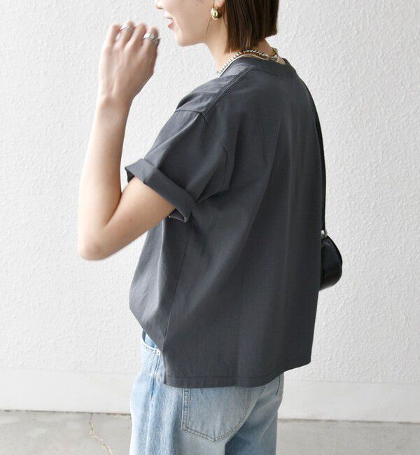 SHIPS any「【SHIPS any別注】Collegiate Pacific:〈洗濯機可能〉V ガゼット プリント & 刺繍 Tシャツ 25SS」|Tシャツ・カットソー|