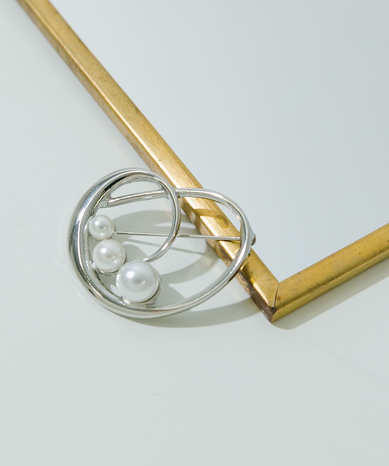 SMELLY「パールハートモチーフブローチ」|ブローチ・コサージュ|シルバー