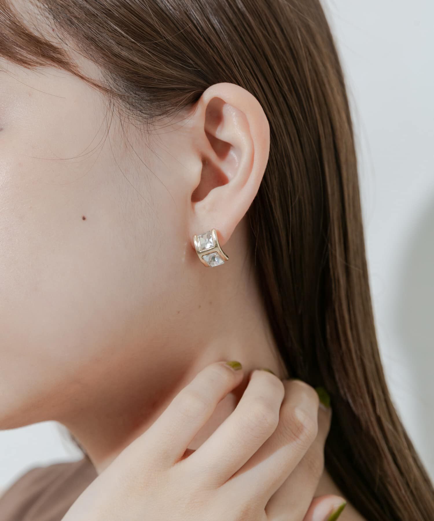SMELLY「レクタングルカーブビジューピアス」|ピアス|