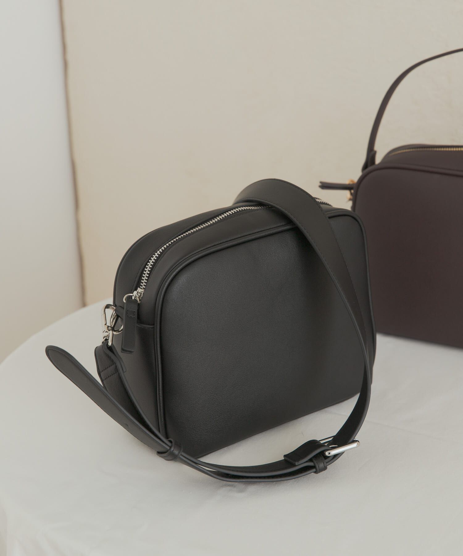 URBAN RESEARCH DOORS「2WAYスクエアショルダーバッグ」|ショルダー・メッセンジャー|ブラック