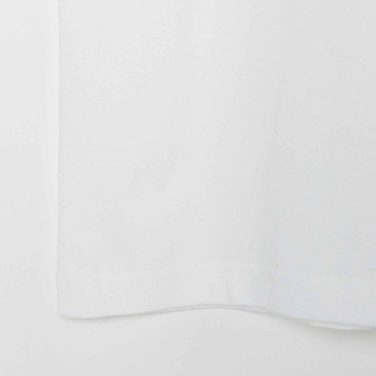  「THREE DOTS GRAPHIC TEE」|Tシャツ・カットソー|