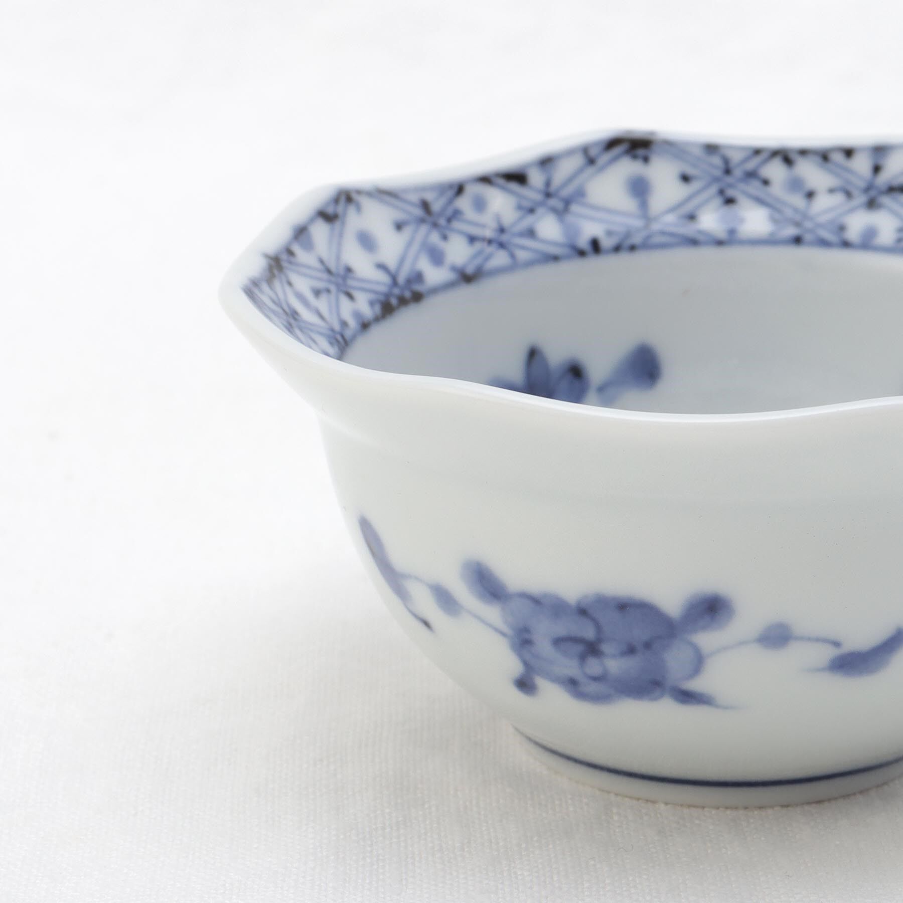 212 KITCHEN STORE「藍凛堂 八角珍味鉢 格子花紋」|食器・キッチングッズ|