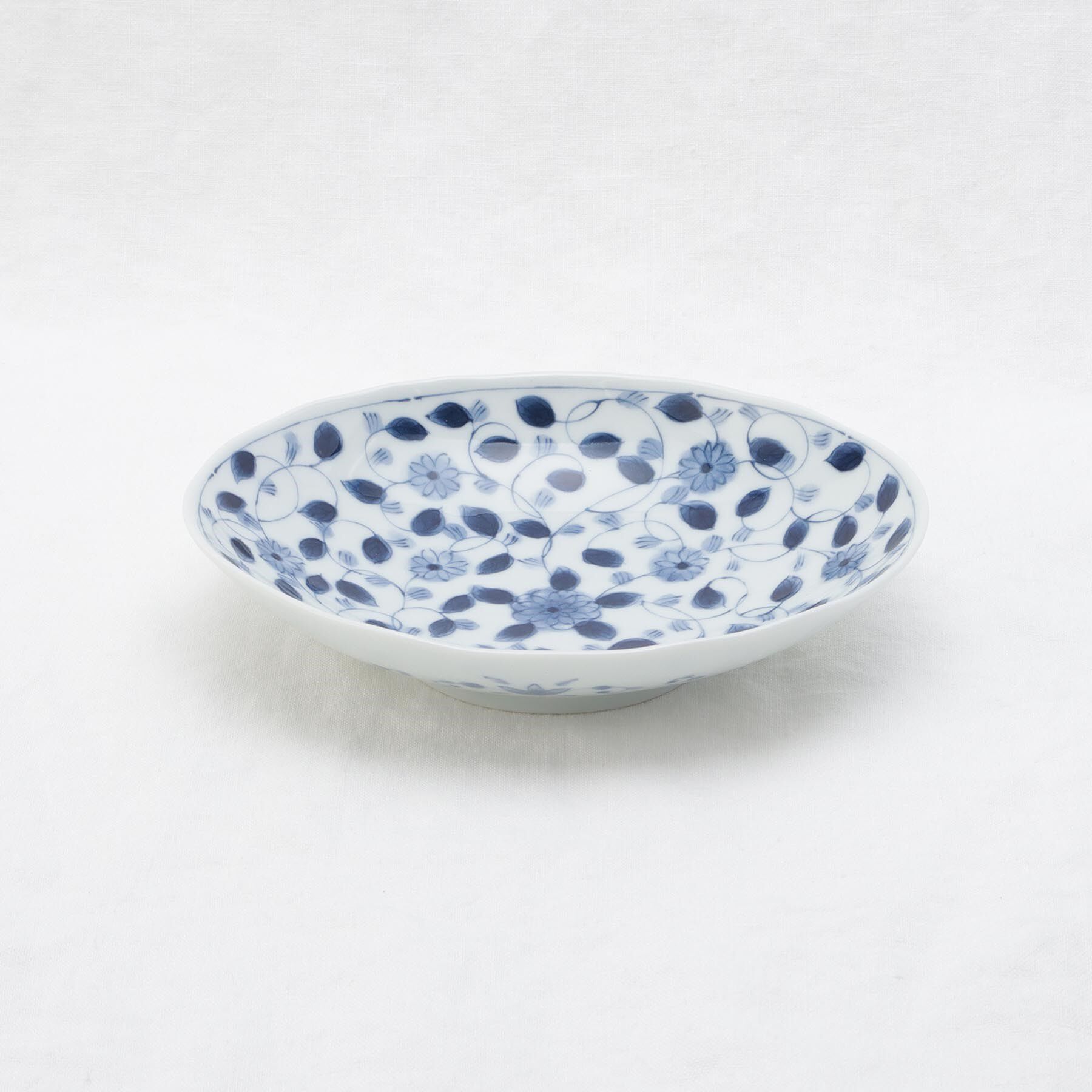 212 KITCHEN STORE「藍凛堂 60楕円深皿 小菊唐草」|食器・キッチングッズ|