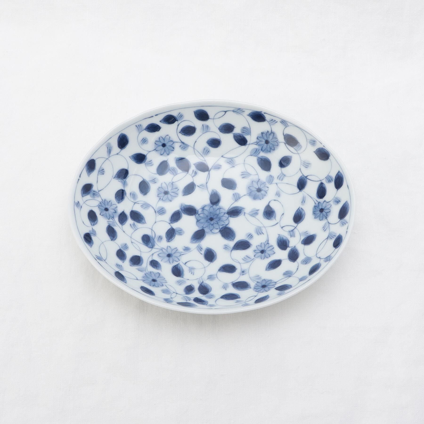 212 KITCHEN STORE「藍凛堂 60楕円深皿 小菊唐草」|食器・キッチングッズ|