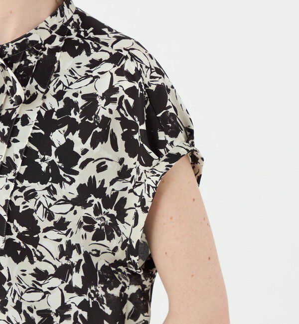 Ballsey「モノクロームフラワープリント ピンタックフレンチスリーブブラウス」|シャツ・ブラウス|