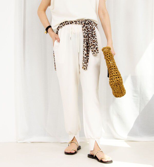 Rie Miller「《セットアップ対応》《手洗い可能》ダンボールジョーゼット裾リブジョガーパンツ」|チノ|オフホワイト