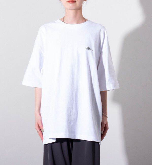 GLOSTER「【KELTY&times;GLOSTER】別注 バックタイポロゴプリントTシャツ ワンポイントワッペン」|Tシャツ・カットソー|