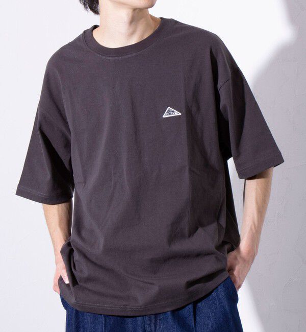 GLOSTER「【KELTY&times;GLOSTER】別注 バックタイポロゴプリントTシャツ ワンポイントワッペン」|Tシャツ・カットソー|