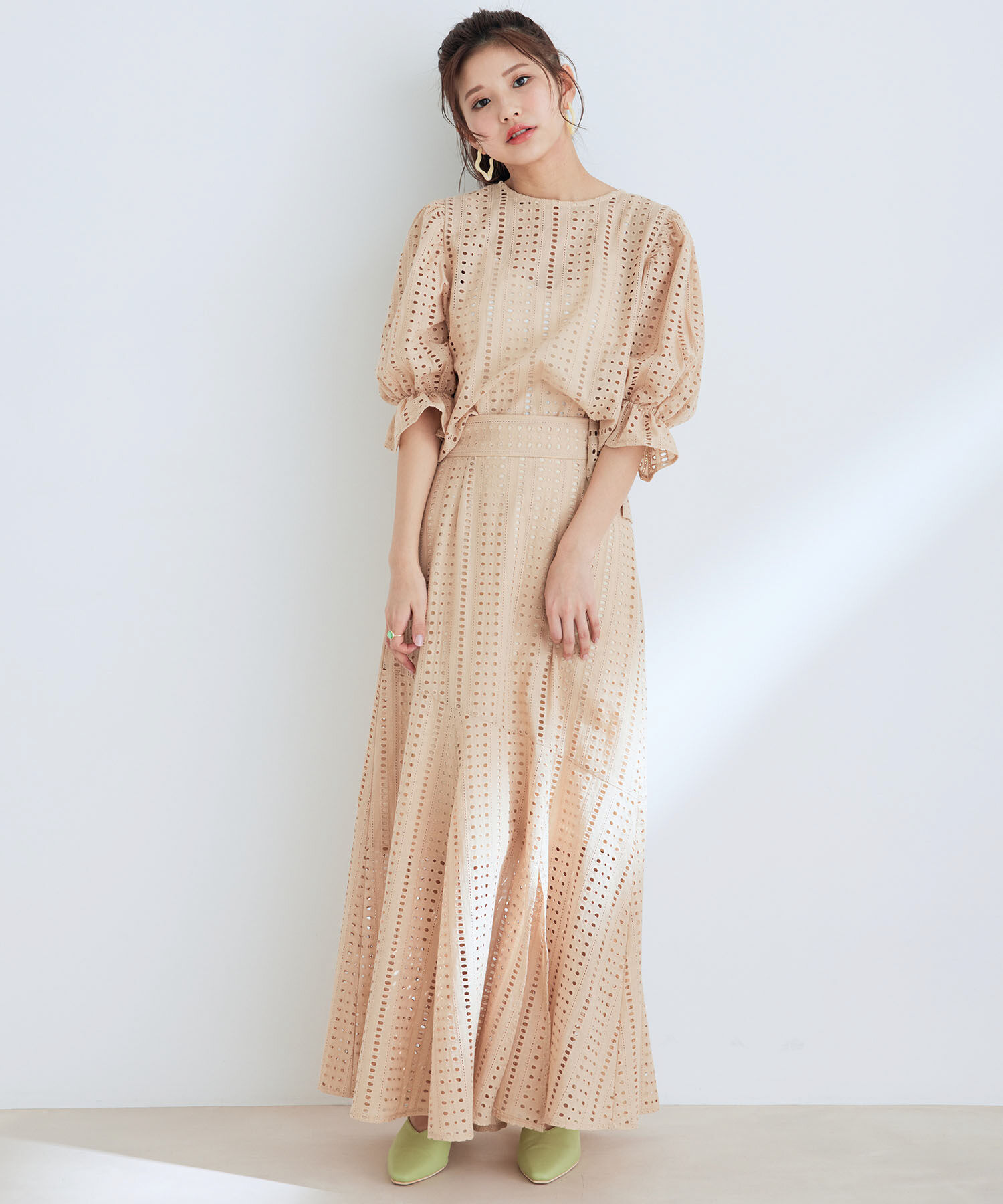 vis-a-vis「【WEB限定】エンブロイダリーレーススリットマーメイドスカート【セットアップ対応】【ワンピースみせ】」|スカート|ベージュ(27)