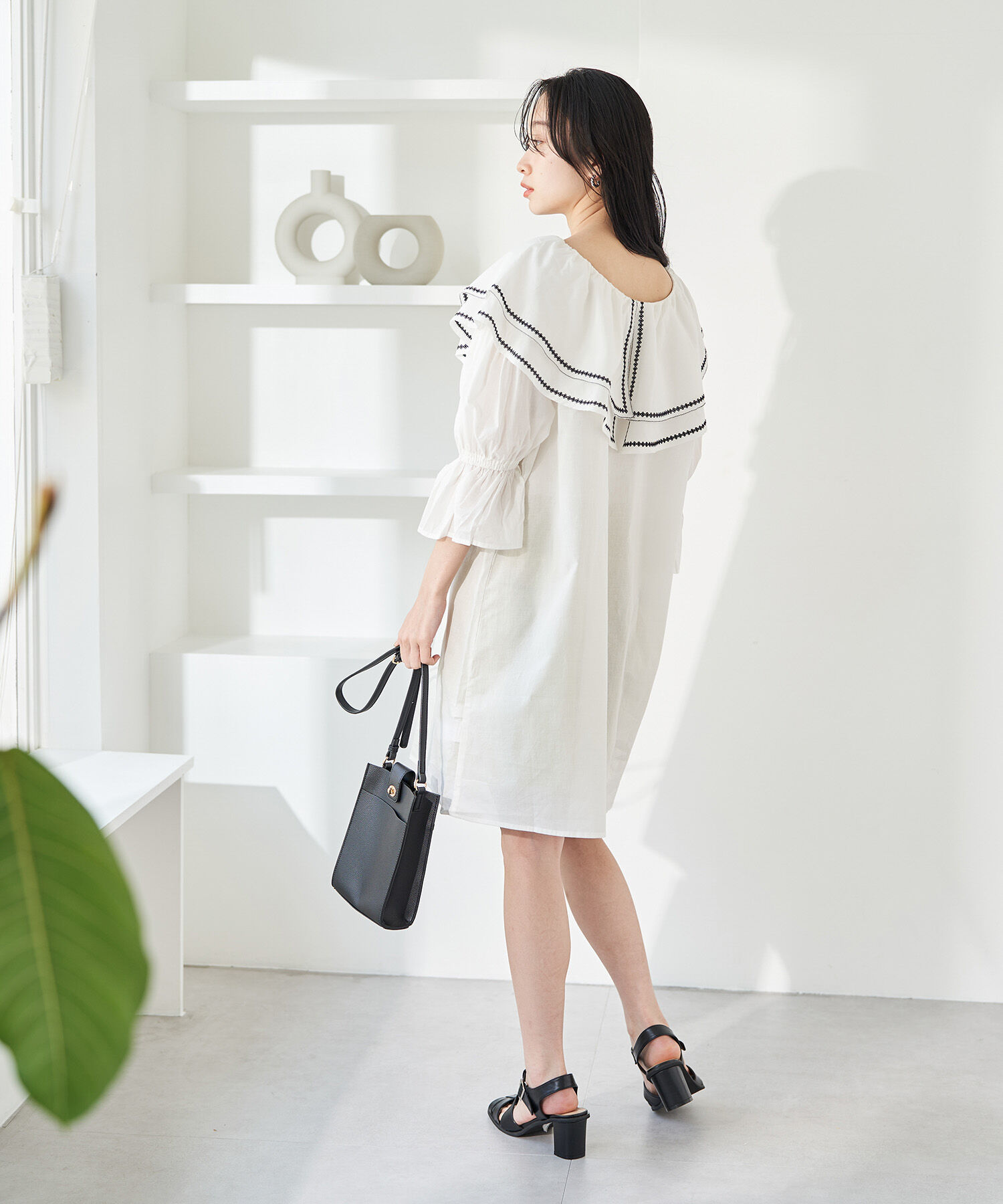 VIS「ビックカラー刺繍チュニックブラウス/ミニワンピース」|ワンピース|