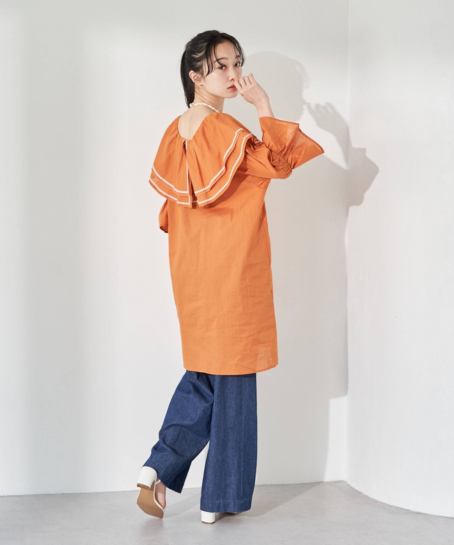 VIS「ビックカラー刺繍チュニックブラウス/ミニワンピース」|ワンピース|