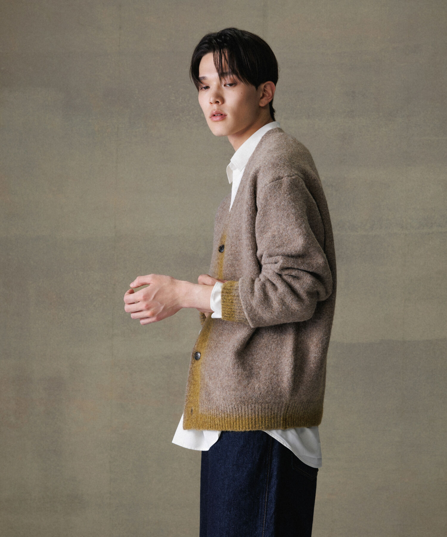 ADAM ET ROPE'「ルーズシルエット スプレーグラデーション Vネック カーディガン / ユニセックス」|カーディガン|キャメル系(26)