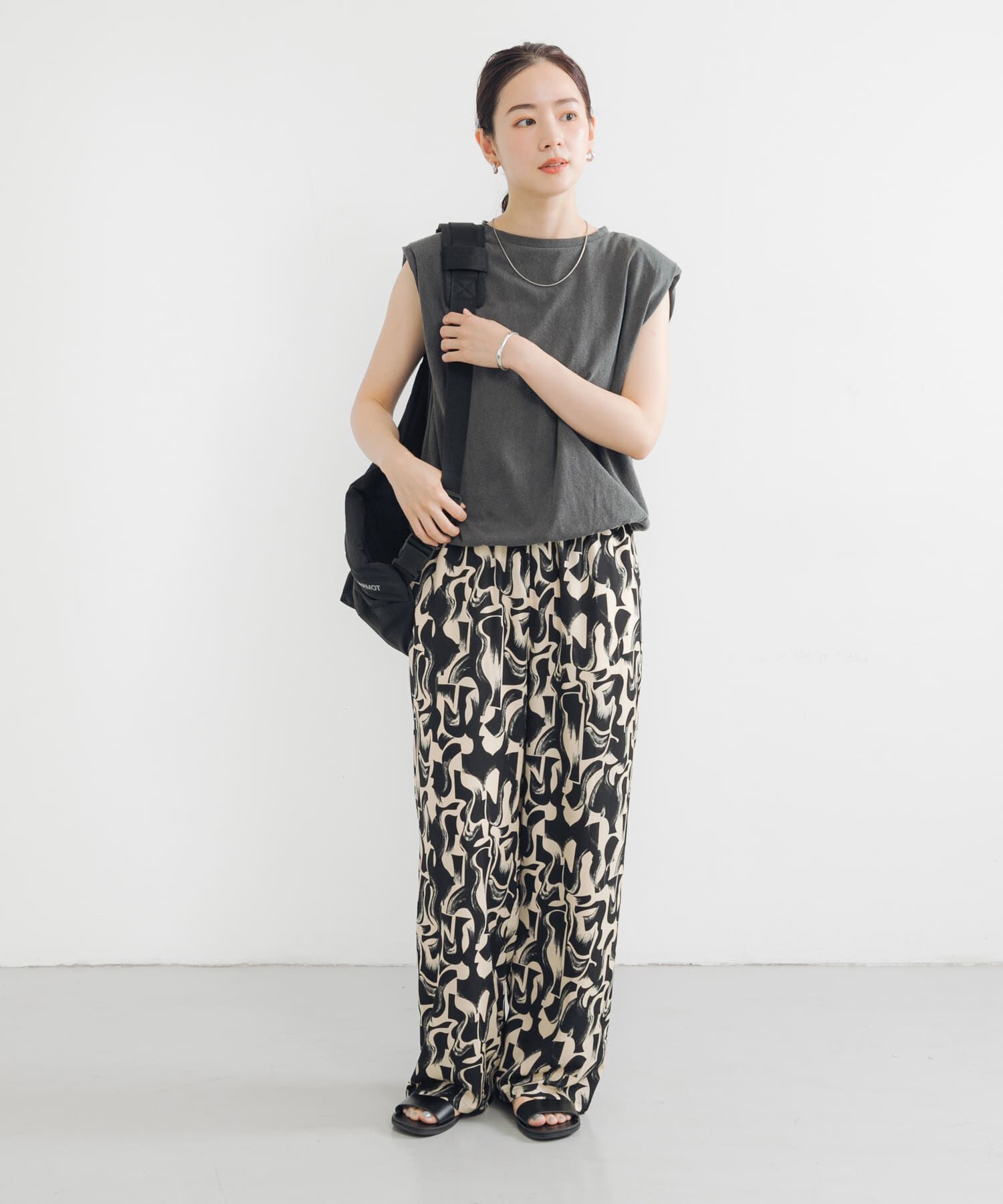 URBAN RESEARCH「ショルダーパッドカットソー」|Tシャツ・カットソー|