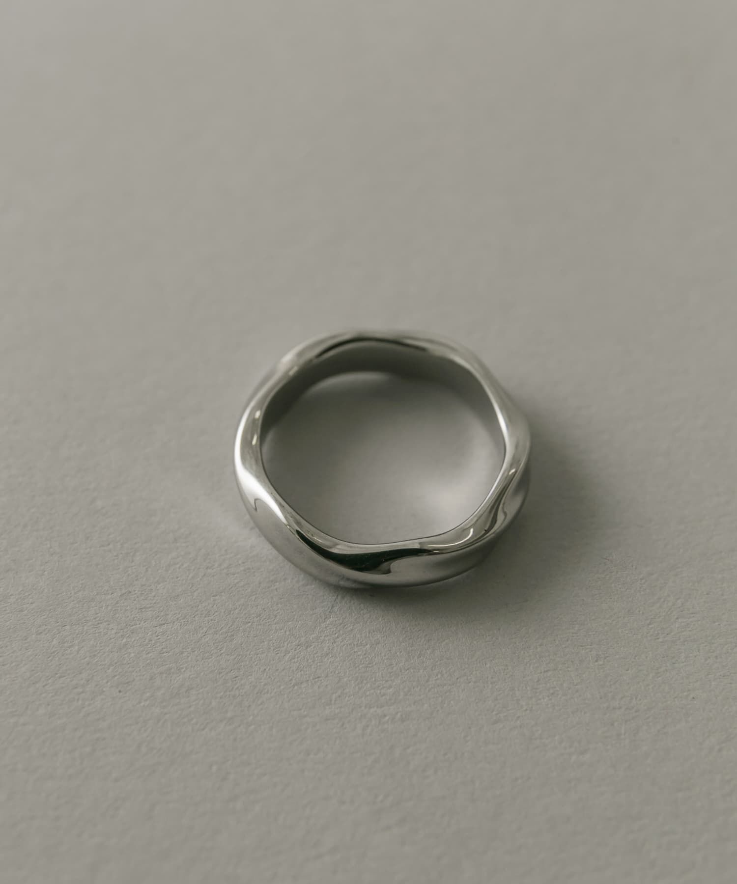 SMELLY「ステンレスシンプルツイストリング」|リング|