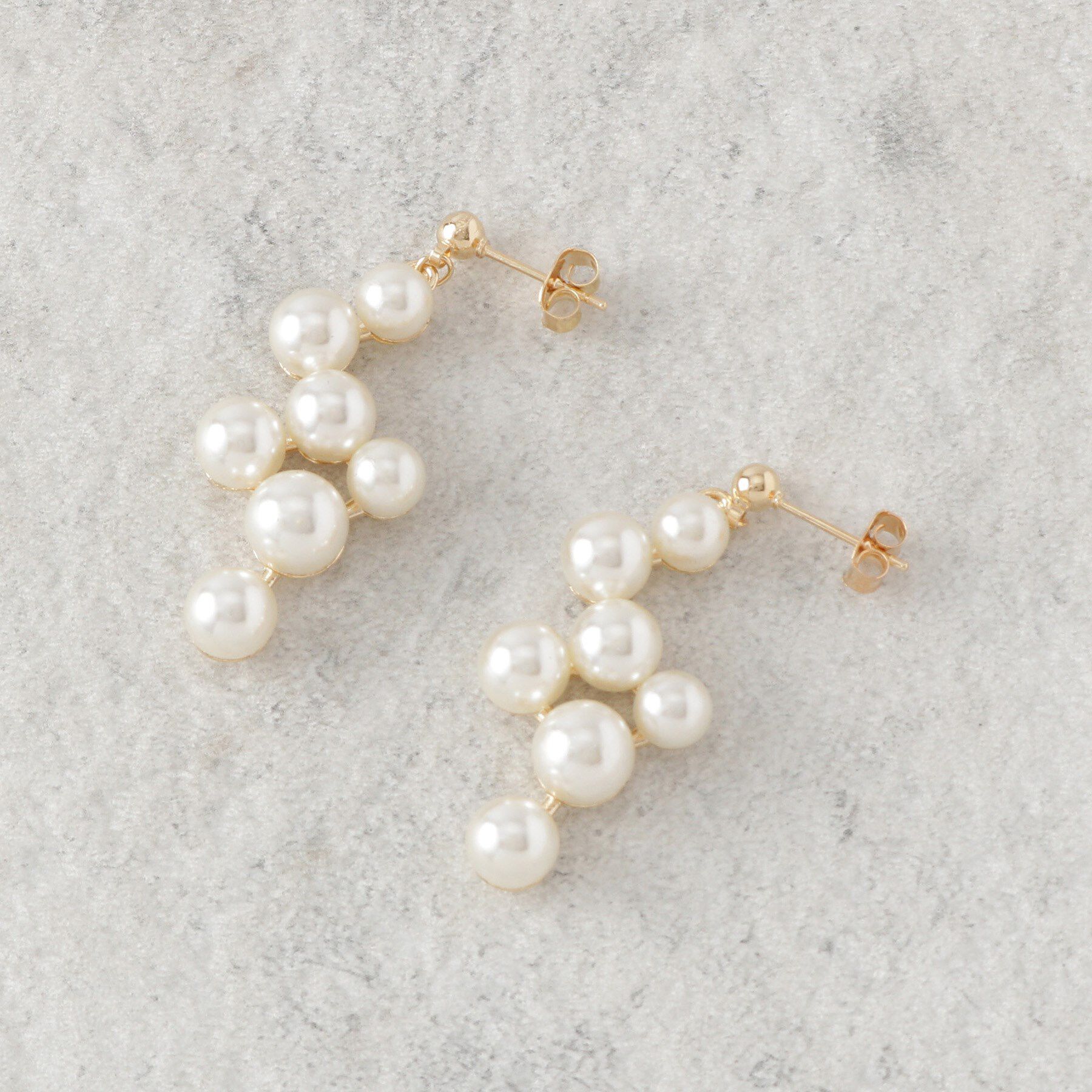 COUP DE CHANCE「グレープパール調／パール調ピアス」|ピアス|ホワイト(002)